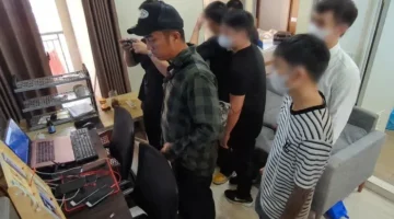 Lima WNA diamankan Imigrasi Tangerang terkait dugaan pemalsuan tiket dan jaringan judi online internasional. (Posnews/Ist)