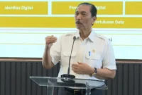 Luhut Binsar Pandjaitan menyampaikan rencana uji coba bansos tunai pada 2027. (Posnews/Ist)
