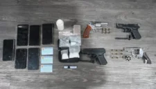 Polisi menyita sabu, ekstasi, etomidate, serta empat senjata dari pengungkapan kasus narkoba di Tambun Selatan Bekasi. (Posnews/Humas PMJ)