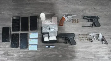 Polisi menyita sabu, ekstasi, etomidate, serta empat senjata dari pengungkapan kasus narkoba di Tambun Selatan Bekasi. (Posnews/Humas PMJ)
