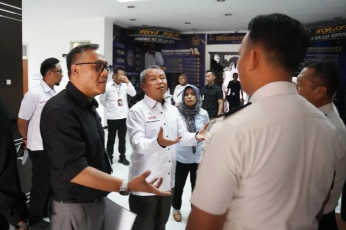 Ombudsman menemukan fasilitas bak apartemen di kawasan belakang Lapas Kelas IIA Cibinong, Kabupaten Bogor.
