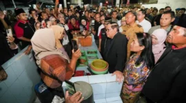 Penataan pedagang dan kawasan Pasar Kramat Jati Jakarta Timur menjelang revitalisasi 2027. (Posnews/Kominfo)