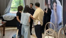 Petugas Imigrasi Tangerang menindak enam WN China yang menjalankan jasa fotografi menggunakan izin tinggal kunjungan wisata. (Posnews/Ist)
