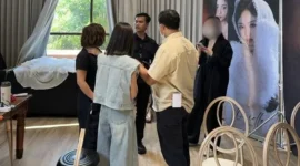 Petugas Imigrasi Tangerang menindak enam WN China yang menjalankan jasa fotografi menggunakan izin tinggal kunjungan wisata. (Posnews/Ist)
