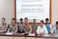 Polda Kalsel menyiapkan kontainer pendingin dan 28 ambulans untuk mendukung proses evakuasi. (Posnews/Ist)
