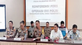 Polda Kalsel menyiapkan kontainer pendingin dan 28 ambulans untuk mendukung proses evakuasi. (Posnews/Ist)
