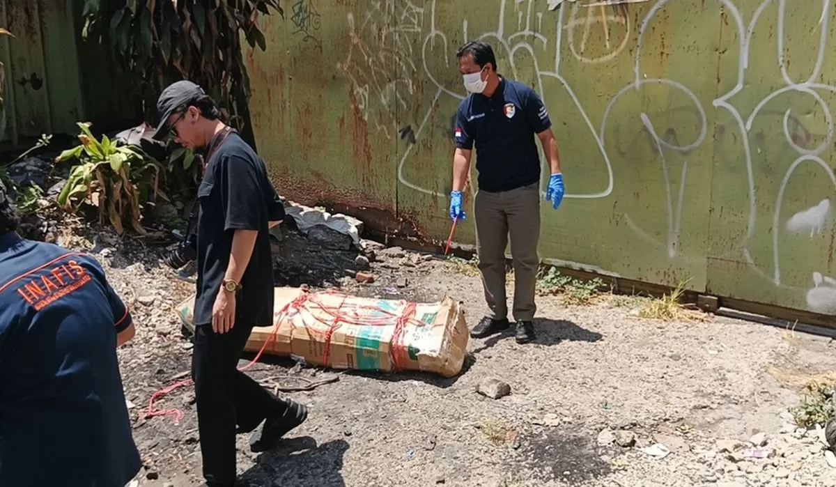 Polisi menangkap SDS, terduga pelaku pembunuhan wanita yang jasadnya ditemukan dalam kardus di Bandung. (Posnews/Net)
