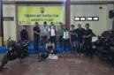 Polisi menangkap terduga pelaku penjambretan WN India di kawasan Menteng, Jakarta Pusat. (Posnews/Ist)
