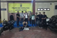 Polisi menangkap terduga pelaku penjambretan WN India di kawasan Menteng, Jakarta Pusat. (Posnews/Ist)
