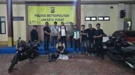 Polisi menangkap terduga pelaku penjambretan WN India di kawasan Menteng, Jakarta Pusat. (Posnews/Ist)
