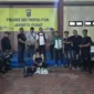 Polisi menangkap terduga pelaku penjambretan WN India di kawasan Menteng, Jakarta Pusat. (Posnews/Ist)
