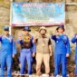 Polisi patroli laut mengawasi kawasan Gunung Anak Krakatau dan mengingatkan nelayan menjauh dari radius 3 kilometer. (Posnews/Ist)
