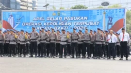 Polri menggelar apel pasukan Operasi Garuda Bhakti untuk mengamankan FIFA ASEAN Cup 2026 di Jakarta dan Bandung. (Posnews/Humas Polri)
