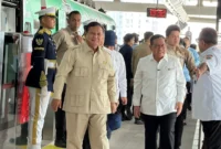Presiden Prabowo Subianto dan Gubernur DKI Jakarta Pramono Anung saat peresmian LRT Kelapa Gading-Manggarai. (Posnews/Setpres)
