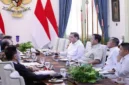 Presiden Prabowo Subianto menggelar rapat membahas pengentasan narkoba bersama pejabat dan peneliti di Istana Kepresidenan. (Posnews/Biro Pers Sekretariat Presiden)