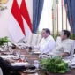 Presiden Prabowo Subianto menggelar rapat membahas pengentasan narkoba bersama pejabat dan peneliti di Istana Kepresidenan. (Posnews/Biro Pers Sekretariat Presiden)