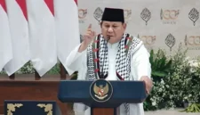 Presiden Prabowo Subianto menghadiri Resepsi Kesyukuran 100 Tahun Pondok Modern Darussalam Gontor di Ponorogo. (Posbews/YouTube)