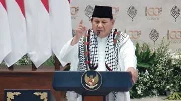 Presiden Prabowo Subianto menghadiri Resepsi Kesyukuran 100 Tahun Pondok Modern Darussalam Gontor di Ponorogo. (Posbews/YouTube)
