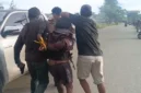 Satgas Operasi Damai Cartenz mengamankan NB yang diduga terlibat penembakan di Yahukimo. (Posnews/Ist)

