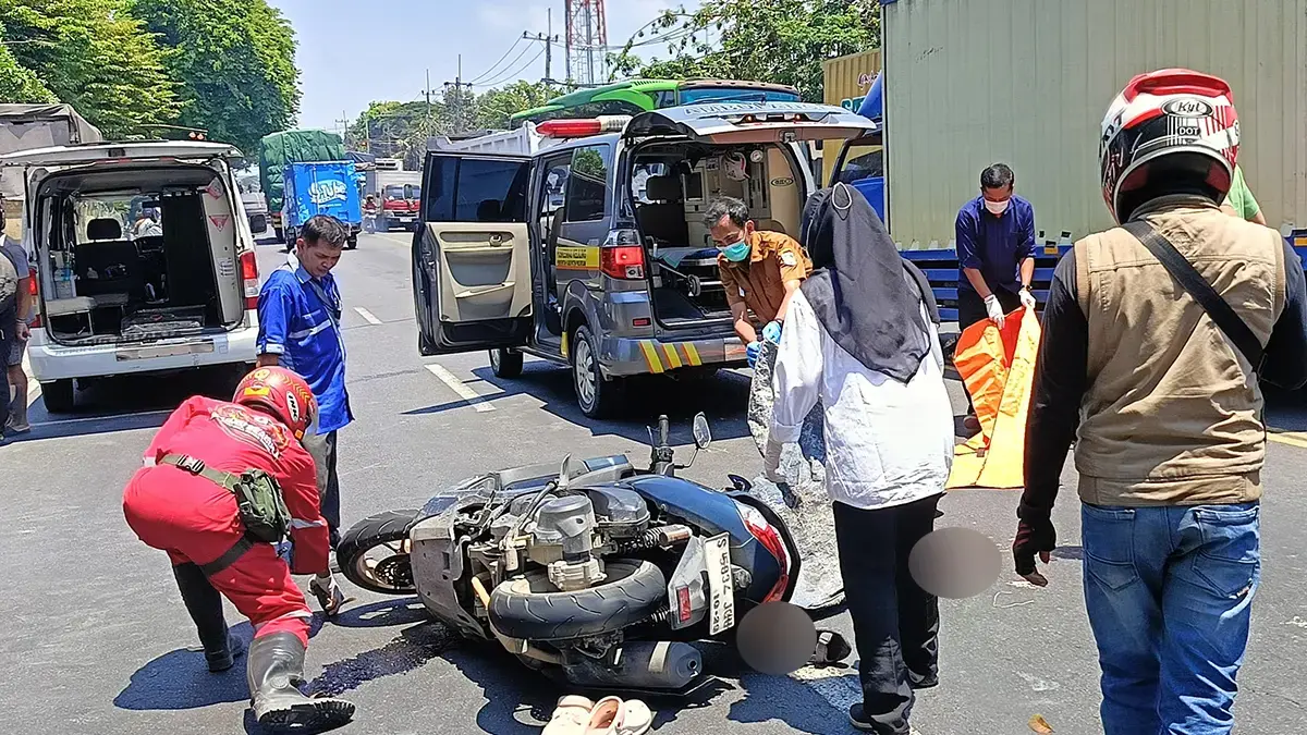 Satu keluarga tewas dalam kecelakaan di Gempol, Pasuruan. (Posnews/Ist)