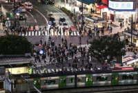 Jepang melonggarkan aturan lembur mulai Selasa untuk mendorong pertumbuhan ekonomi, memicu kritik soal kembalinya budaya kerja. Dok: Istimewa.
