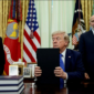Departemen Luar Negeri AS mengusulkan aturan baru yang mewajibkan orang tua membuktikan status kewarganegaraan saat mengurus paspor anak, sebagai bagian dari upaya Trump membatasi kewarganegaraan berdasarkan kelahiran. Dok: Istimewa.
