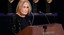 Gloria Steinem, penulis dan aktivis yang menjadi simbol gerakan perempuan Amerika Serikat, meninggal dunia pada Rabu di rumahnya di New York City. Dok: Istimewa.