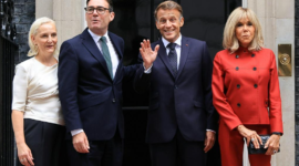 Andy Burnham dan Macron gelar pertemuan resmi pertama, bahas hubungan Inggris-UE, kapal migran, Ukraina, dan Bayeux Tapestry. Dok: Istimewa.
