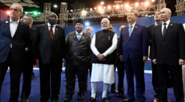 Presiden Xi Jinping menyerukan blok BRICS menjadi juru damai konflik Timur Tengah pada KTT New Delhi serta mempererat hubungan diplomatik dengan India. Dok: Istimewa.