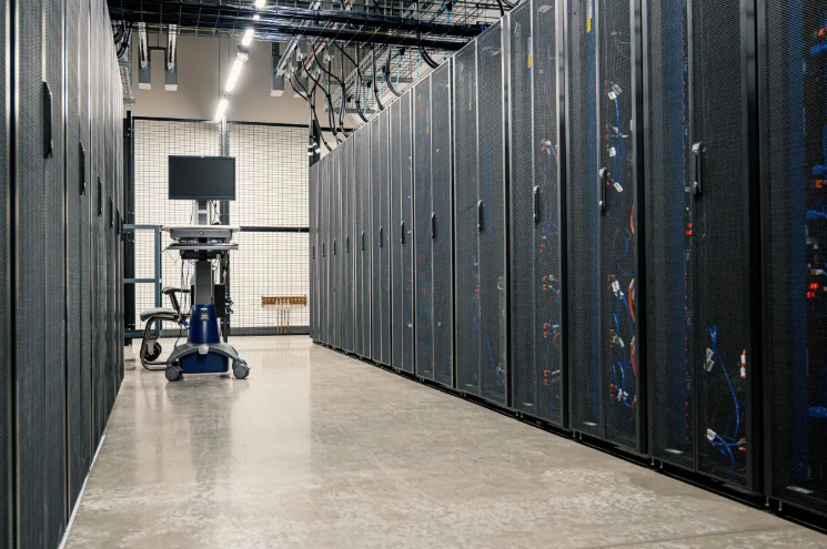 Mengungkap fakta apakah AI boros air. Simak penjelasan mengenai penggunaan air pada sistem pendingin data center dan inovasi closed-loop cooling. Dok: Istimewa.