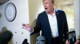 Donald Trump mengecam keputusan Mahkamah Agung AS yang memblokir aturan pembatasan surat suara via pos jelang pemilu paruh waktu. Dok: Istimewa.