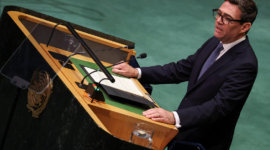 Kremlin mengecam PM Inggris Andy Burnham usai tuduhan disinformasi di PBB. Simak tanggapan Dmitry Peskov mengenai sentimen Russophobia di Eropa. Dok: Istimewa.