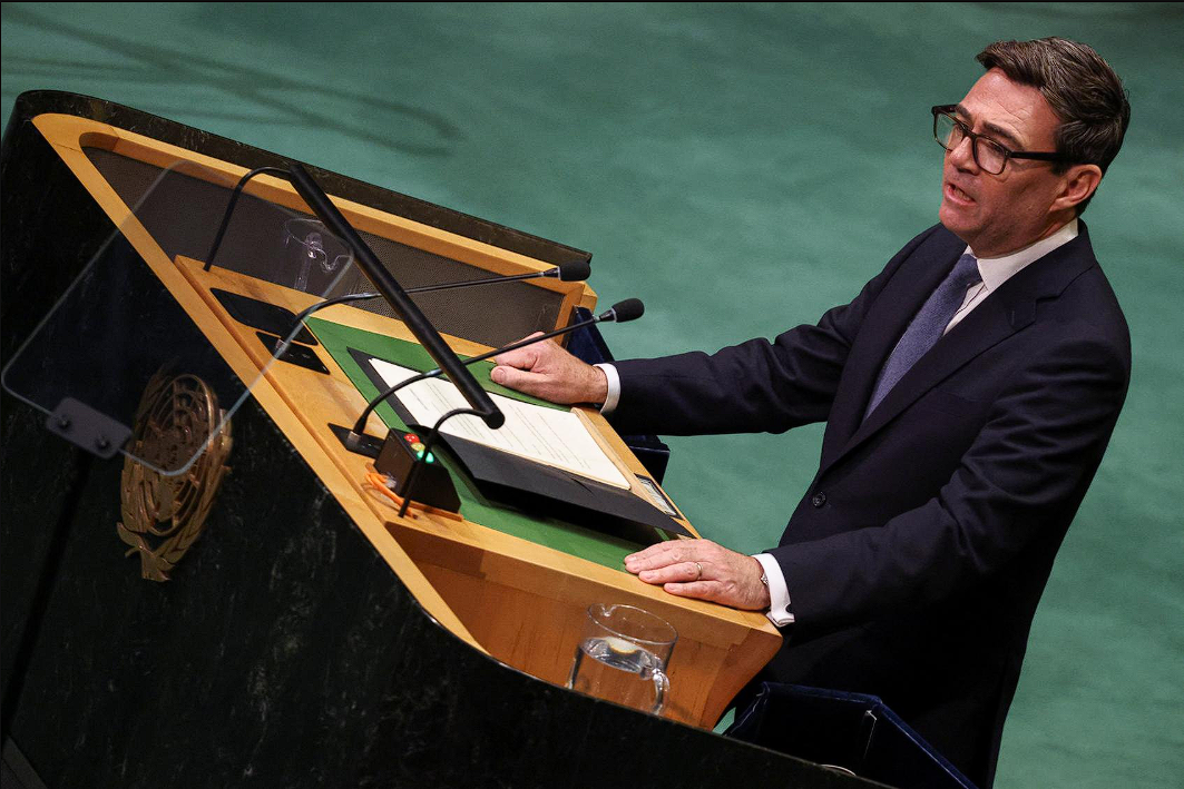 Kremlin mengecam PM Inggris Andy Burnham usai tuduhan disinformasi di PBB. Simak tanggapan Dmitry Peskov mengenai sentimen Russophobia di Eropa. Dok: Istimewa.