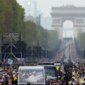 Paus Leo XIV memimpin misa terbuka di Champs-Élysées Paris yang menghimpun 800 ribu warga. Simak detail kunjungan dan pesan perdamaiannya. Dok: Istimewa.