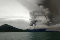 Sebaran abu vulkanik Gunung Anak Krakatau terpantau menuju sebagian wilayah Jakarta. (Posnews/Ist)