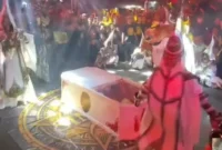 Simbang Kulon Night Carnival Pekalongan viral karena adegan mencekam dan penyembelihan kambing. (Posnews/Instagram)
