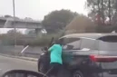 Sopir taksi Green SM terseret mobil BYD dalam insiden kecelakaan di Exit Tol Tomang, Jakarta Barat. (Posnews/Ist)
