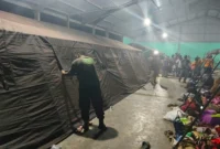 Warga Kuta Tengah mengungsi setelah aktivitas Gunung Sinabung meningkat dan statusnya naik menjadi Level III Siaga. (Posnews/BPBD)