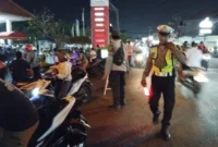 Antrean kendaraan di SPBU Bali saat penerapan aturan ganjil-genap pengisian Pertalite pada Oktober 2026. (Posnews/Ist)
