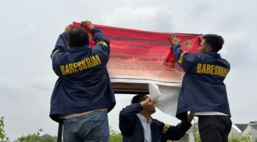 Bareskrim Polri menyita 103 objek tanah dan bangunan terkait kasus PT Dana Syariah Indonesia di Perumahan D’Trosemi, Sukoharjo. (Posnews/Ist)