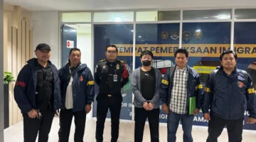 Bareskrim menangkap tersangka penyelundupan ponsel bekas di Bandara Soekarno-Hatta. (Posnews/Ist)