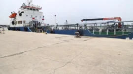 Kapal MT Global 168 yang diamankan tim gabungan bersama barang bukti ketamin di Pelabuhan Belawan, Sumatera Utara. (Posnews/Ist)