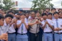 Kapolda Aceh Irjen Pol. Ruddi Setiawan menjadi inspektur upacara bendera di SMA Negeri 2 Banda Aceh, Senin 19 Oktober 2026. (Posnews/ISt)

