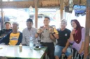 Kapolda Bengkulu Irjen Pol Yudhi Sulistianto Wahid berdialog langsung dengan nelayan di TPI Pulau Baai, Bengkulu. (Posnews/Humas Polda Bengkulu)


