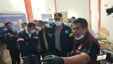 Kapolri Jenderal Suyudi Ario Seto bersama aparat gabungan saat mengungkap laboratorium sabu dengan barang bukti sekitar 1,2 ton di Pidie, Aceh.