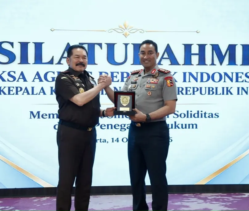 Kapolri Jenderal Suyudi Ario Seto menyampaikan perkembangan penyidikan kasus kebakaran hutan dan lahan. (Posnews/Humas Polri)