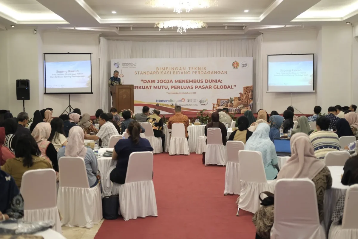 Kemendag memberikan bimbingan teknis standardisasi dan strategi ekspor kepada pelaku UMKM kriya di Yogyakarta. (Posnews/Kemendag)
