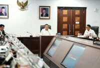 Kepala Staf Kepresidenan Listyo Sigit Prabowo menyampaikan kesepakatan penjualan obat bebas dan obat bebas terbatas di gerai Koperasi Desa Merah Putih. (Posnews/Ist)

