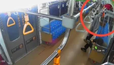 Pencuri tas penumpang KRL ditangkap di Stasiun Tebet oleh Polda Metro Jaya. (Posnews/Ist)