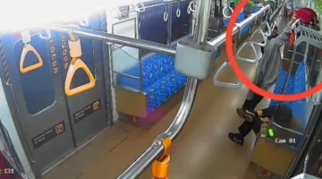 Pencuri tas penumpang KRL ditangkap di Stasiun Tebet oleh Polda Metro Jaya. (Posnews/Ist)